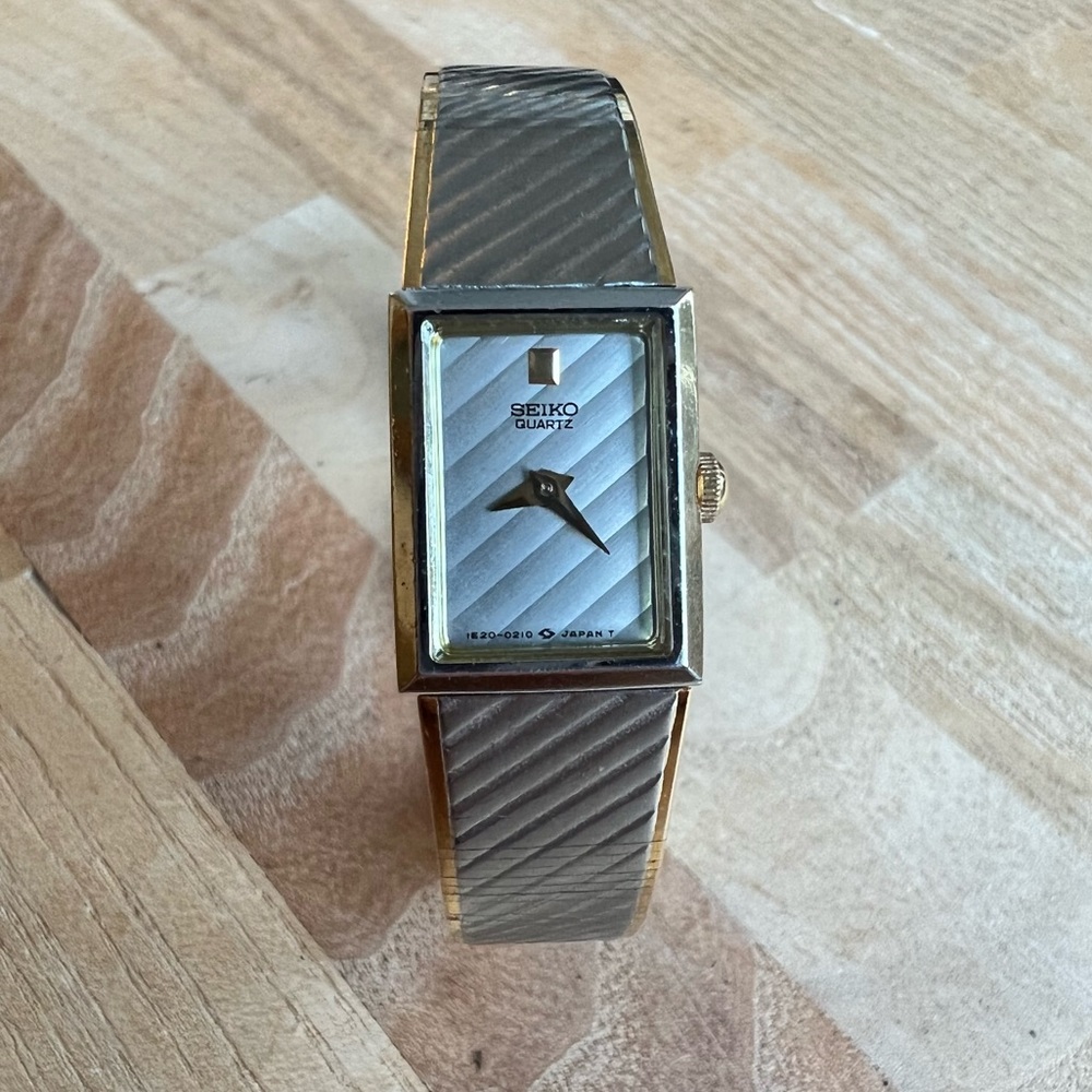 Rare Seiko ladies two tone rectangular bracelet dress watch NEW BATTERY